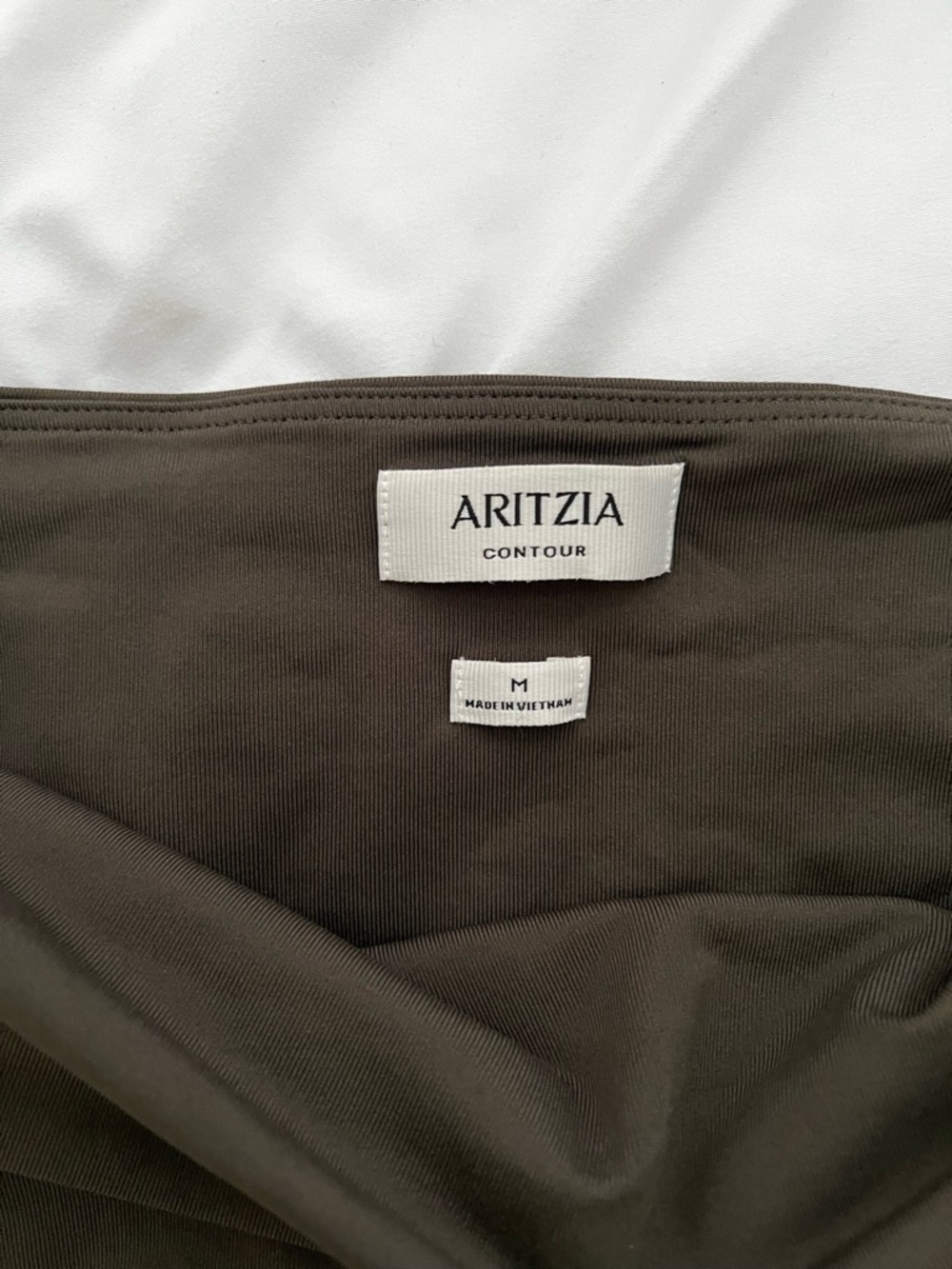 Aritzia Olive Contour Ravish Top Size M - Picture 4 of 4